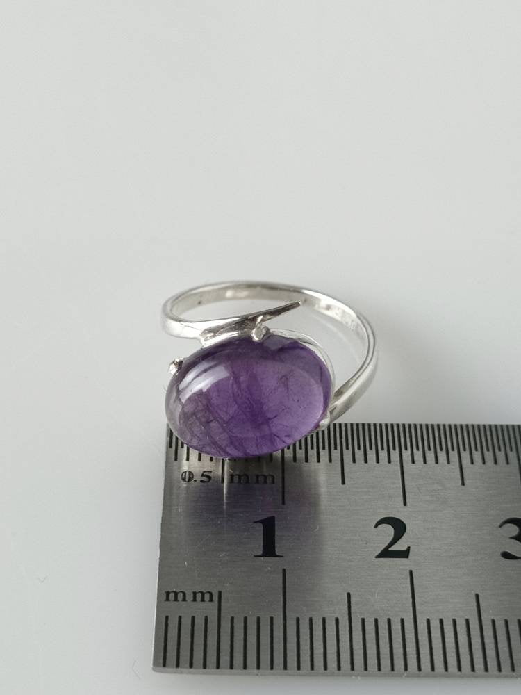 Purple gem ring, Silver Amethyst Ring, simple Amethyst ring, sterling silver ring, minimalist gemstone ring, oval amethyst ring, Australia, Zorbajewellers