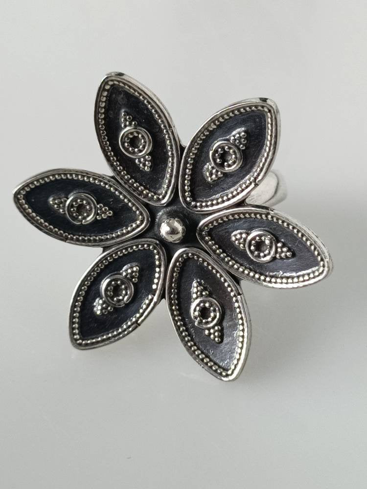 Large flower ring, spring flower ring, silver flower ring, Oxidized flower ring, oxidized silver ring, adjustable silver ring, Australia, Zorbajewellers