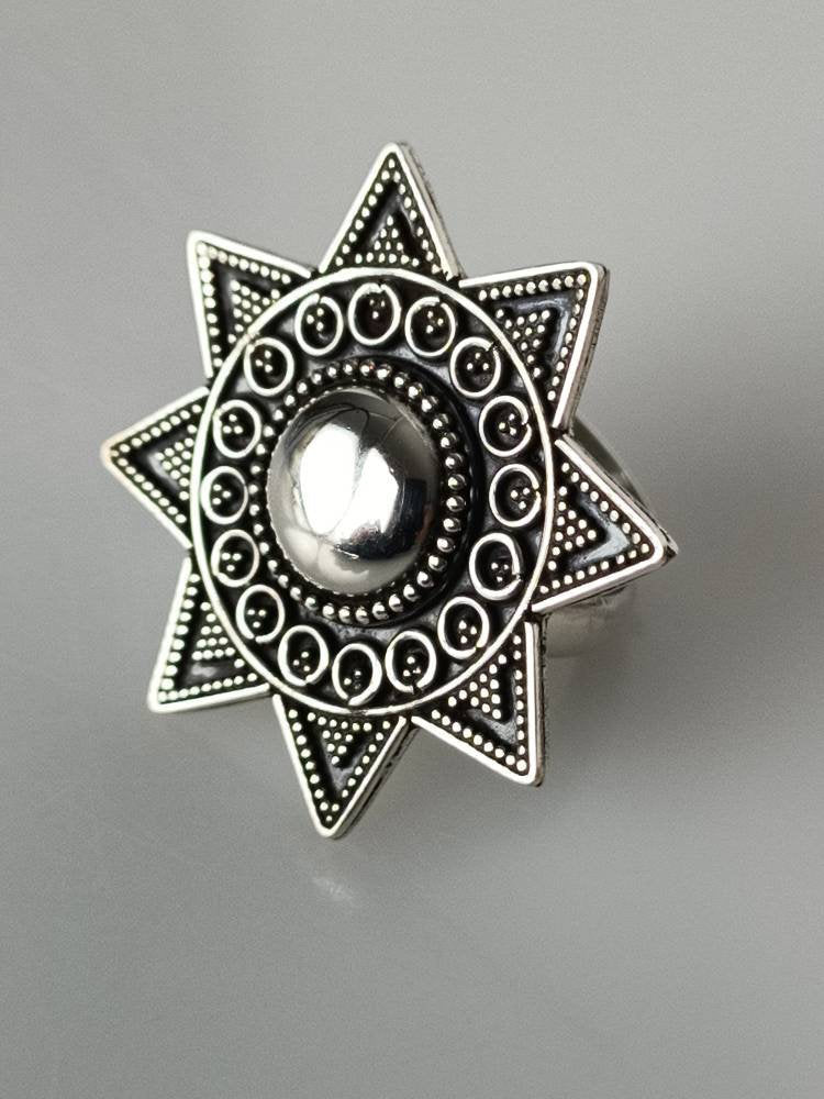 big oxidized silver ring, oxidized silver ring adjustable, star circle ring, antique style ring, star silver ring, bohemian ring, Australia, Zorbajewellers