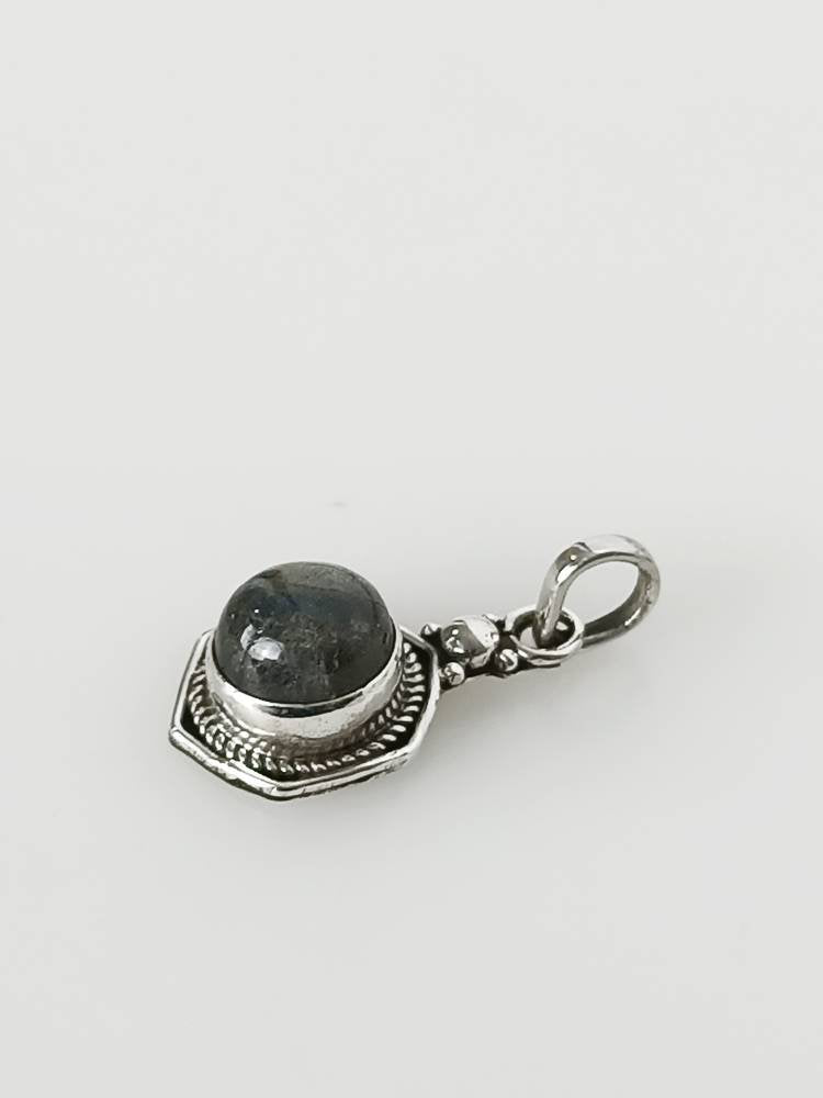 Labradorite pendant, silver Labradorite pendant, Hexagon Labradorite pendant, solid sterling silver pendant, minimalist pendant, Australia, Zorbajewellers