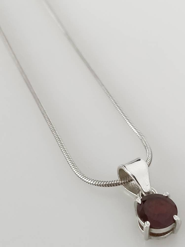 Minimalist Round Cut Red GARNET Gem SOLID 925 SILVER Pendant, Simple Blood/wine red Pendant, Capricorn Zodiac January Birthstone, Australia, Zorbajewellers