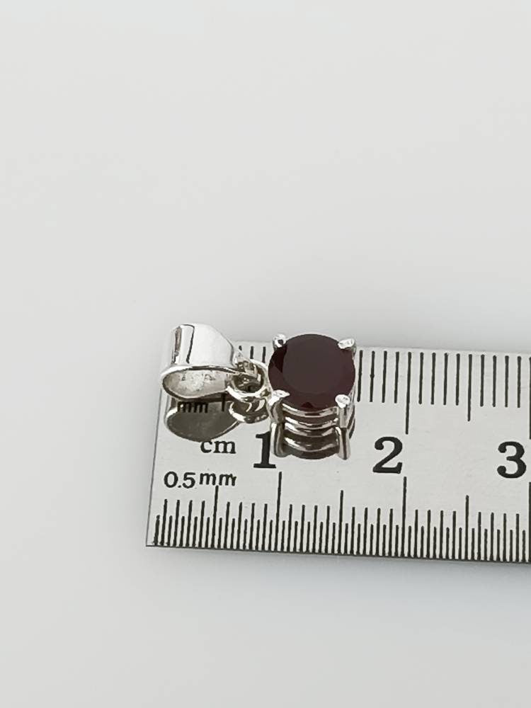 Minimalist Round Cut Red GARNET Gem SOLID 925 SILVER Pendant, Simple Blood/wine red Pendant, Capricorn Zodiac January Birthstone, Australia, Zorbajewellers