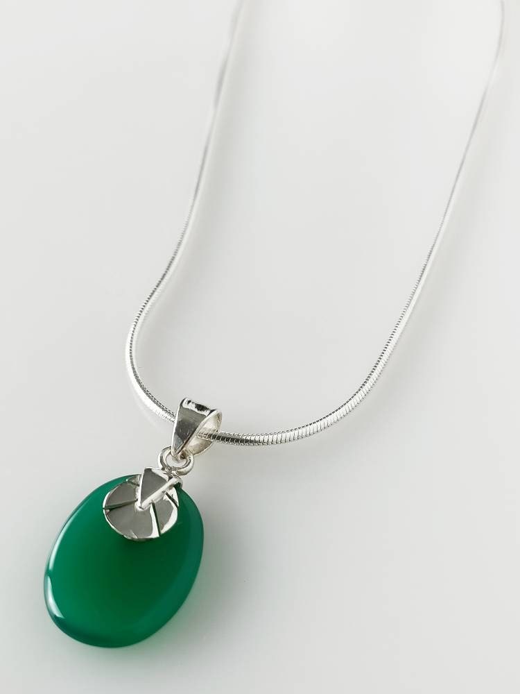 Simple Green ONYX Gemstone SOLID 925 Sterling SILVER Pendant, Green Oval Pendant, Leo Zodiac, May Birthstone Gift, Australia, Zorbajewellers