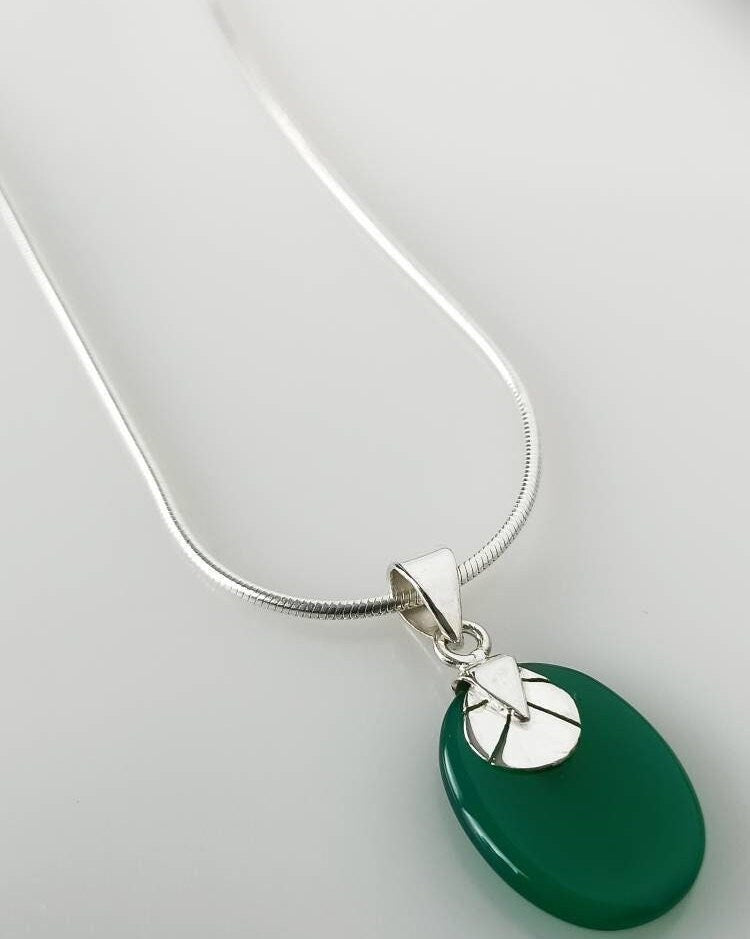 Simple Green ONYX Gemstone SOLID 925 Sterling SILVER Pendant, Green Oval Pendant, Leo Zodiac, May Birthstone Gift, Australia, Zorbajewellers