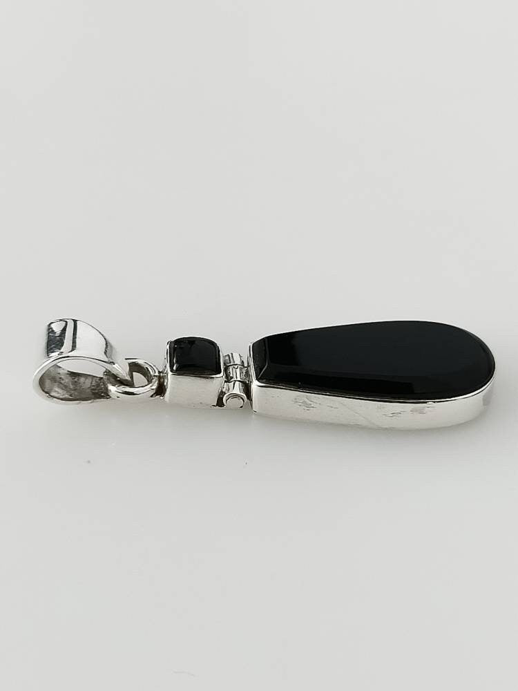 Beautiful Long Black Onyx Gems 925 Silver Contemporary Pendant, Leaf Shaped Onyx Pendant, Leo Zodiac December Birthstone Gift, Australia, Zorbajewellers