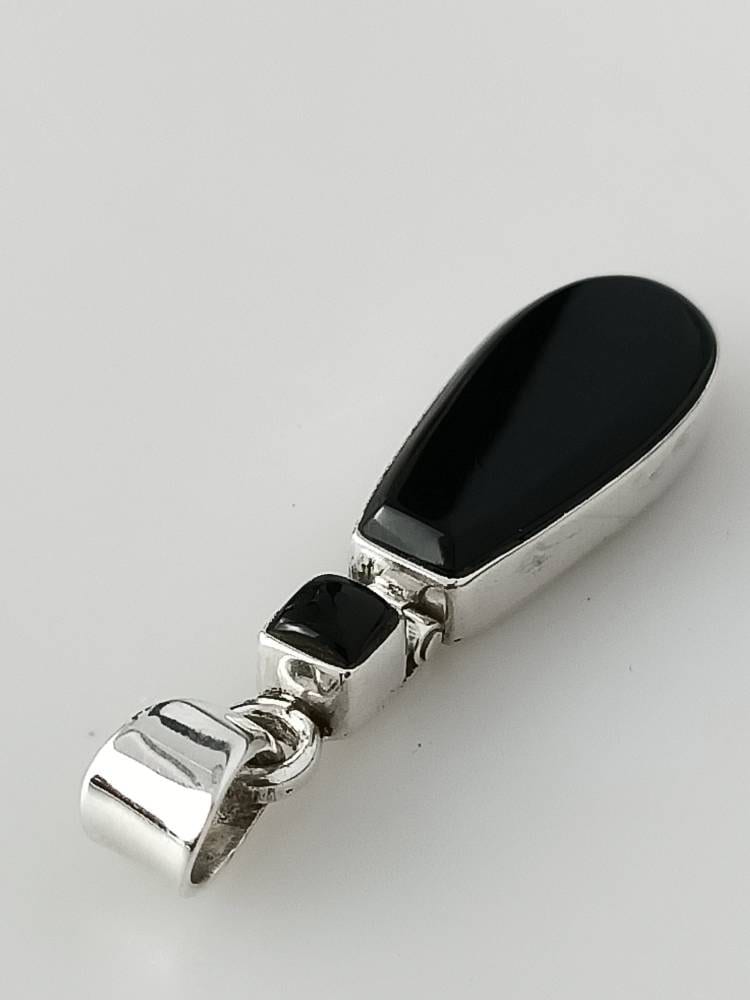 Beautiful Long Black Onyx Gems 925 Silver Contemporary Pendant, Leaf Shaped Onyx Pendant, Leo Zodiac December Birthstone Gift, Australia, Zorbajewellers