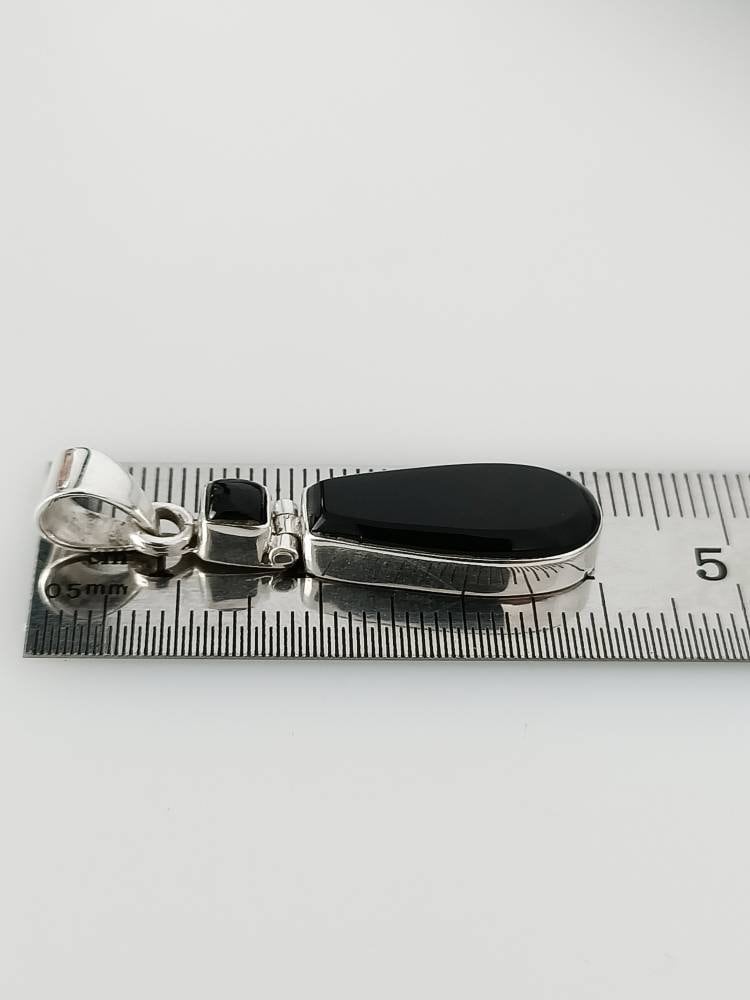 Beautiful Long Black Onyx Gems 925 Silver Contemporary Pendant, Leaf Shaped Onyx Pendant, Leo Zodiac December Birthstone Gift, Australia, Zorbajewellers