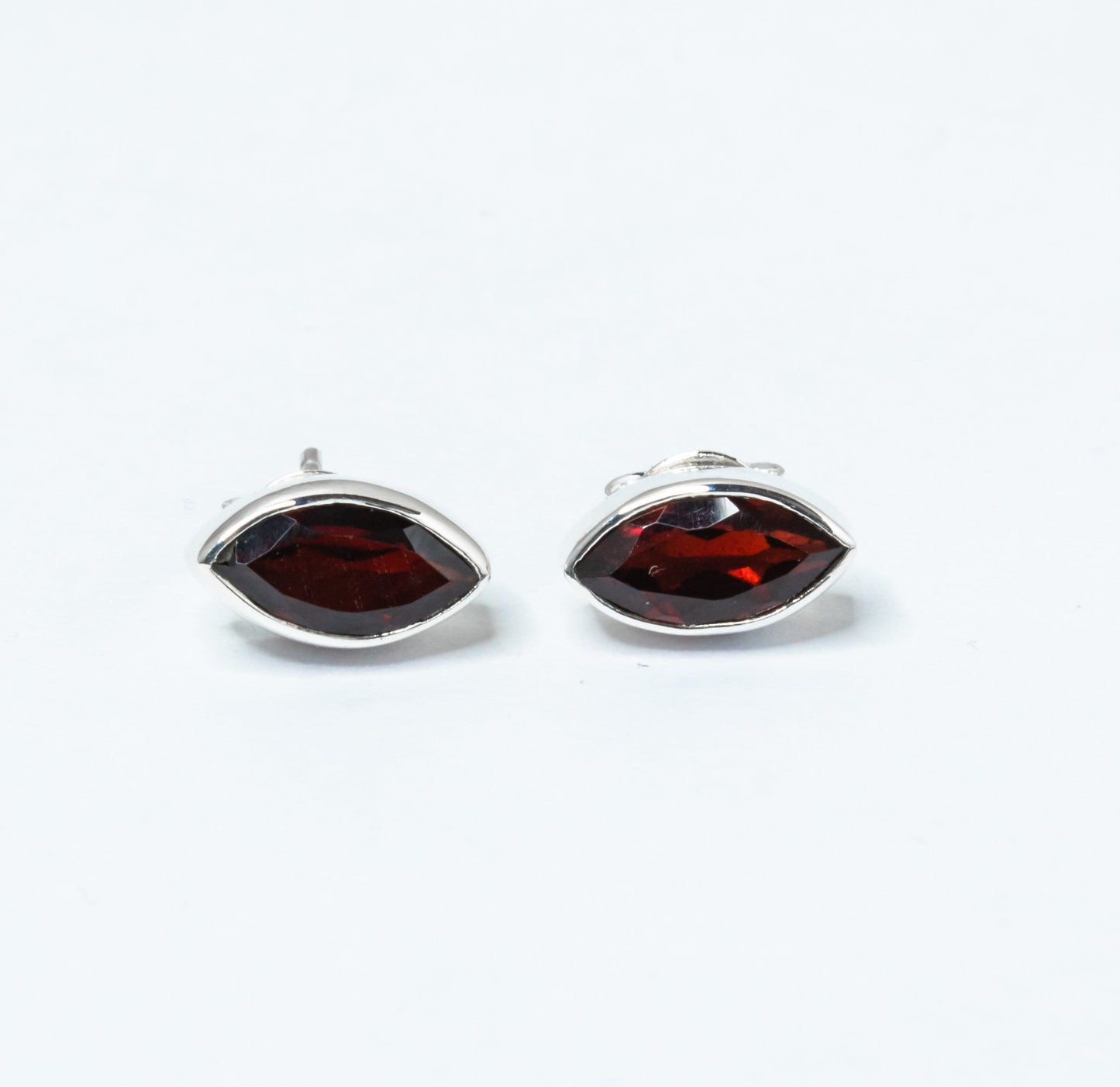 Leaf Shaped Genuine Red GARNET Gemstone 925 SILVER Stud Earrings, Red Garnet Stud Earrings, Capricorn Zodiac January Birthstone, Australia, Zorbajewellers