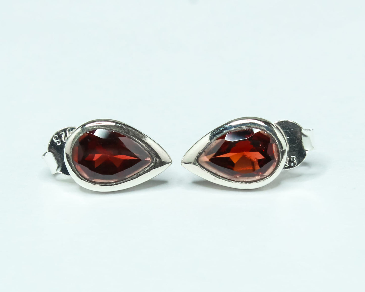 Pear/Teardrop Genuine Red GARNET Gems 925 Silver Simple Stud Earrings