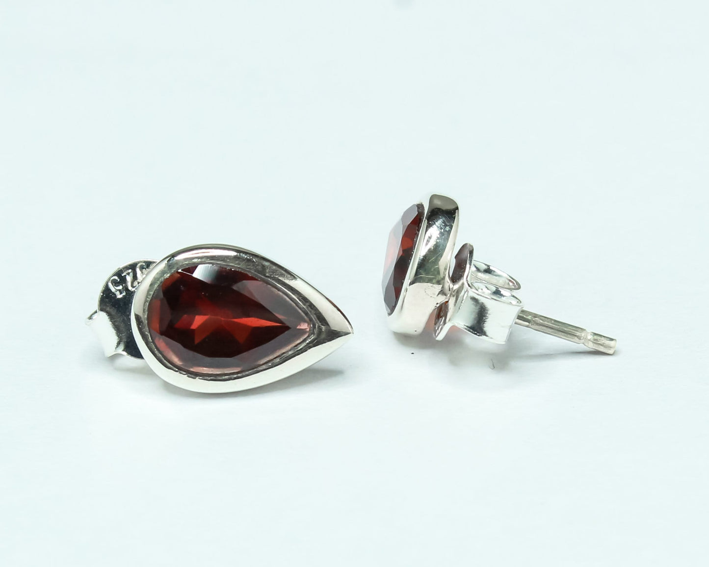 Pear/Teardrop Genuine Red GARNET Gems 925 Silver Simple Stud Earrings