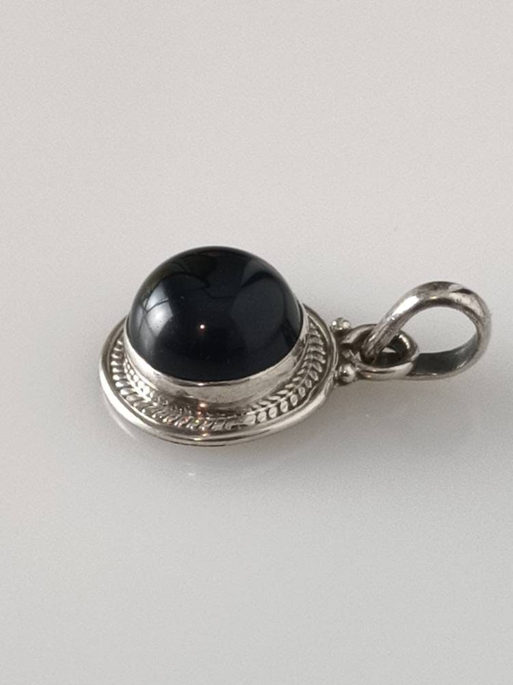 Minimalist black onyx pendant, Black pendant, round black onyx pendant, pendant black onyx, oxidized silver pendant, dots, beads, Australia, Zorbajewellers