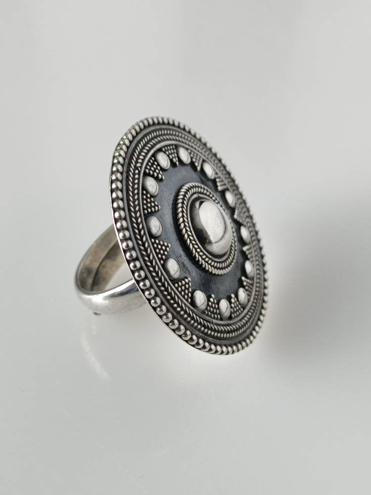 big oxidized silver ring, oxidized silver ring adjustable, shield ring, antique style big ring, round silver ring, bohemian ring, Australia, Zorbajewellers