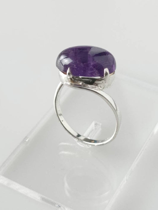 Purple gem ring, Silver Amethyst Ring, simple Amethyst ring, sterling silver ring, minimalist gemstone ring, oval amethyst ring, Australia, Zorbajewellers