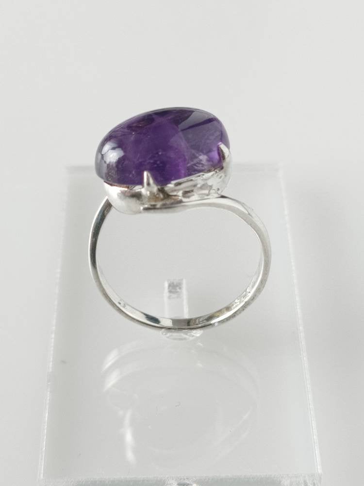 Purple gem ring, Silver Amethyst Ring, simple Amethyst ring, sterling silver ring, minimalist gemstone ring, oval amethyst ring, Australia, Zorbajewellers