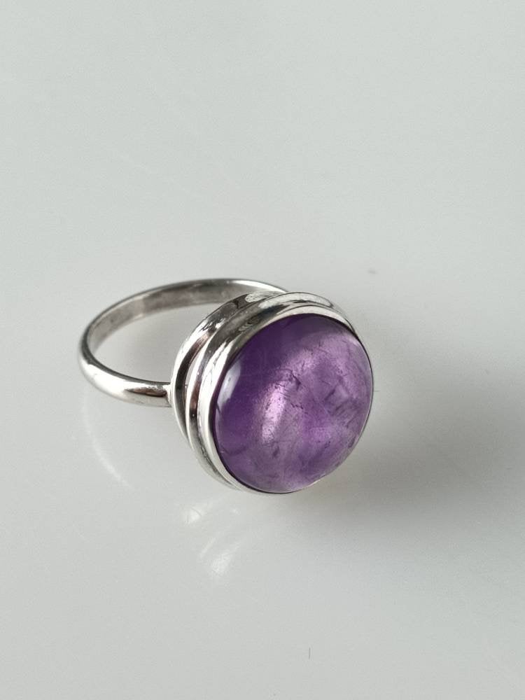 Purple gem ring, Silver Amethyst Ring, simple Amethyst ring, sterling silver ring, minimalist gemstone ring, round amethyst ring, Australia, Zorbajewellers