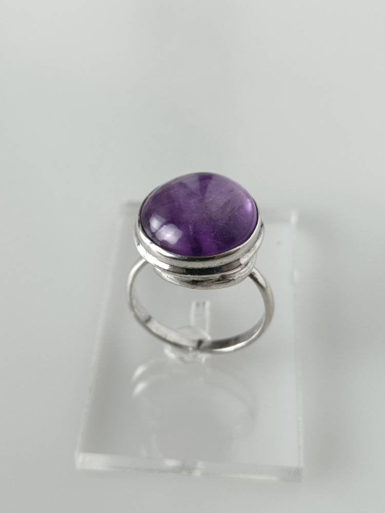 Purple gem ring, Silver Amethyst Ring, simple Amethyst ring, sterling silver ring, minimalist gemstone ring, round amethyst ring, Australia, Zorbajewellers