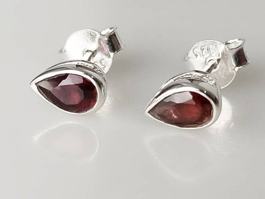 Genuine Red GARNET GEMS Solid 925 SILVER Teardrop/Pear Shaped Minimalist Stud Earrings, Capricorn Zodiac January Birthstone Gift, Australia, Zorbajewellers