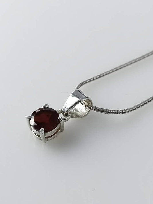 Minimalist Round Cut Red GARNET Gem SOLID 925 SILVER Pendant, Simple Blood/wine red Pendant, Capricorn Zodiac January Birthstone, Australia, Zorbajewellers