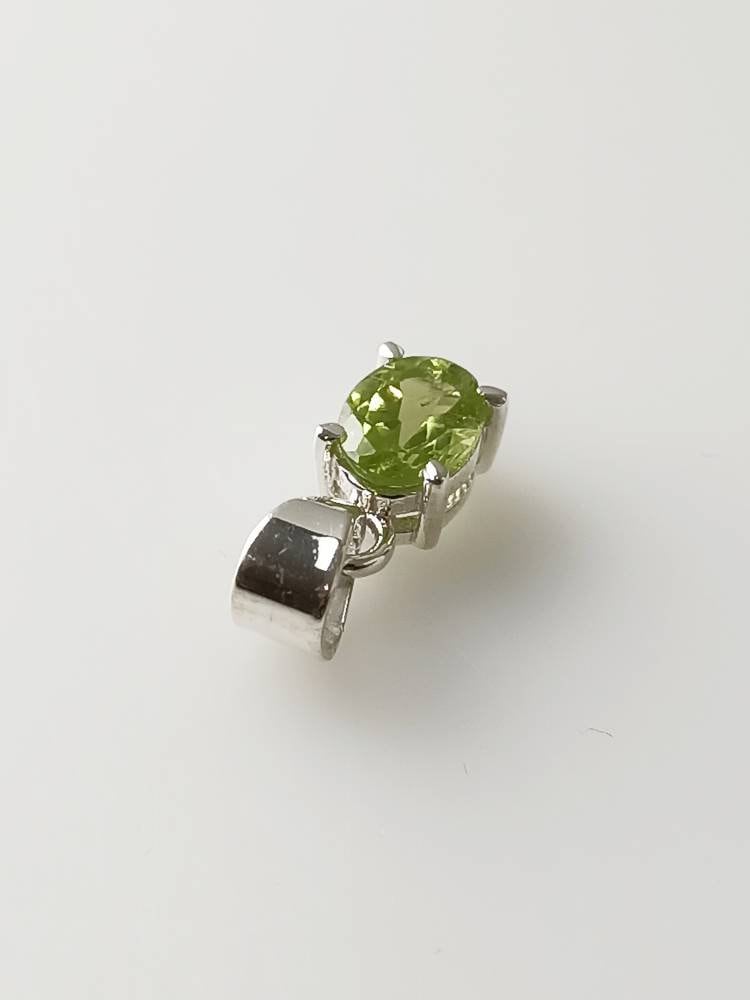 Minimalist Cut-Stone Oval Peridot Solid 925 Silver Prong Set Pendant, Simple Pendant, Leo Zodiac August Birthstone gift, Australia, Zorbajewellers