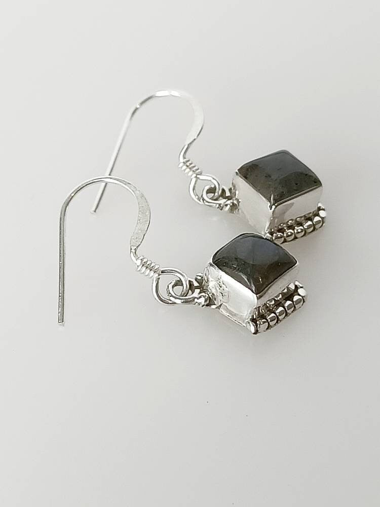 LABRADORITE Gemstones SOLID 925 Oxidized SILVER square Shaped Boho Earrings, Grey Labradorite Gems Silver Earrings, Green Gems, Australia, Zorbajewellers