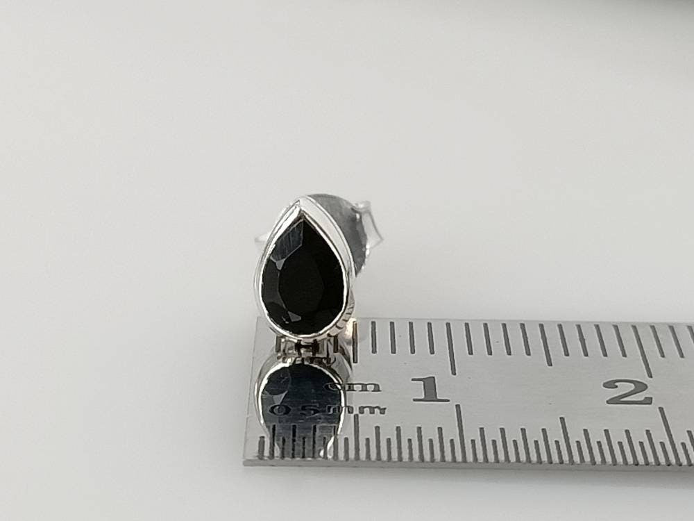 Simple Minimalist Pear/Tear-drop/Leaf Black ONYX GEMS 925 SILVER Stud Earrings, Black Studs, Leo Zodiac December Birthstone,  Australia, Zorbajewellers