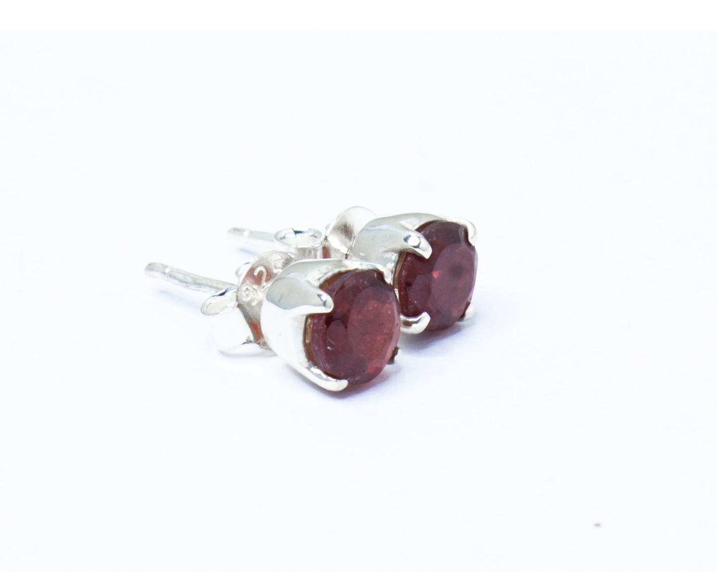 Genuine Red GARNET Gems 925 Silver Round Prong Set Stud Earrings, Round Garnet Stud Earrings, Capricorn Zodiac January Birthstone, Australia, Zorbajewellers