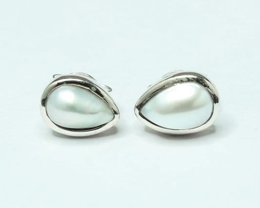 Pear/Teardrop Shaped White PEARL 925 Sterling Silver Simple Stud Earrings