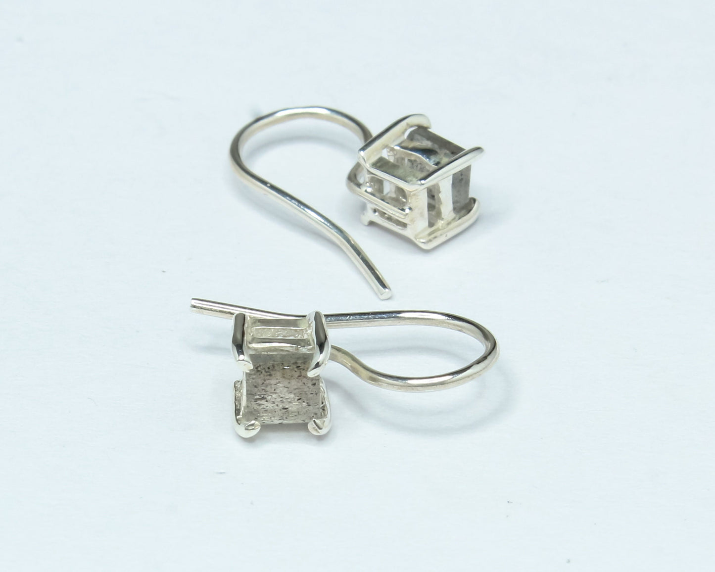 Square LABRADORITE Gems 925 Silver Simple Prong Set Latch-Back Earrings