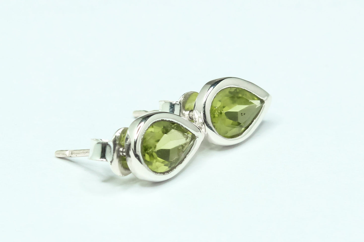 Pear/Teardrop Shaped Peridot Sterling Silver Simple Green Stud Earrings
