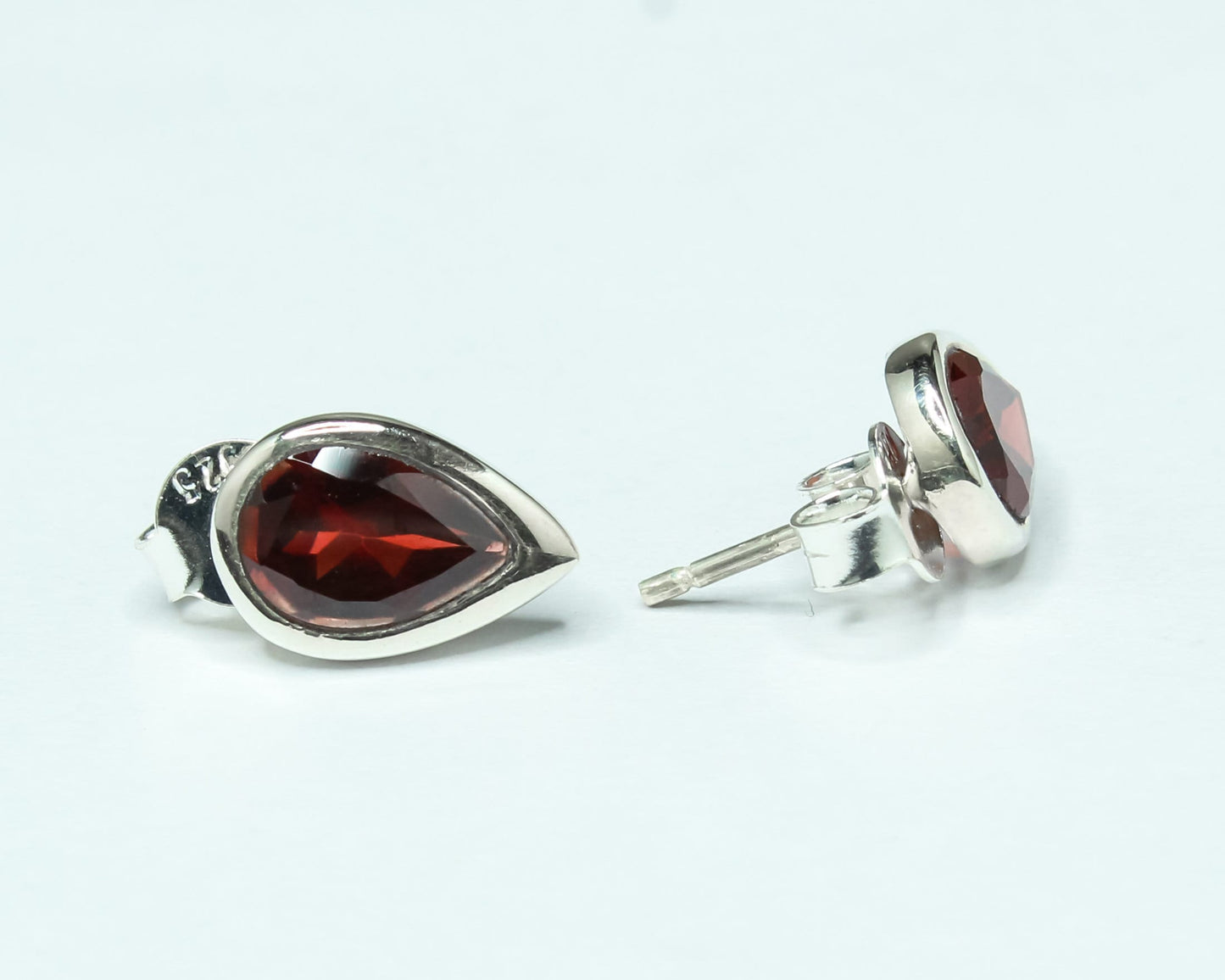 Pear/Teardrop Genuine Red GARNET Gems 925 Silver Simple Stud Earrings