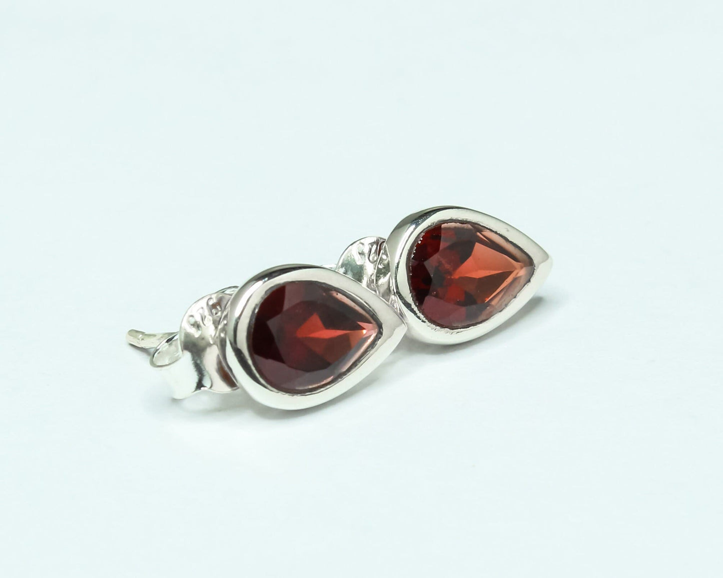 Pear/Teardrop Genuine Red GARNET Gems 925 Silver Simple Stud Earrings